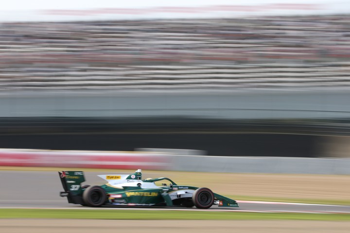 決勝レース: ニック・キャシディ（VANTELIN KOWA TOM’S SF19）