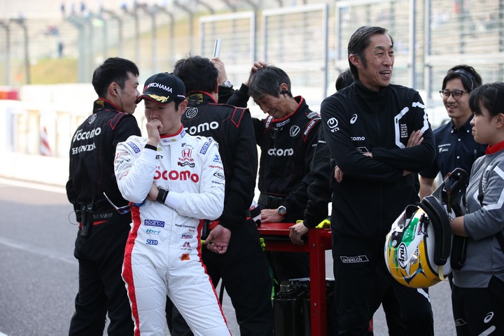 決勝レース: 2位に入った山本尚貴（DOCOMO TEAM DANDELION RACING）