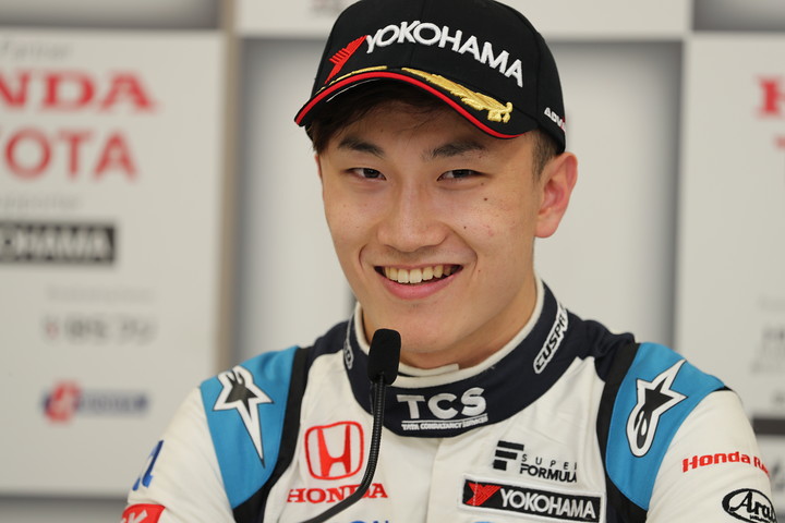 予選記者会見: ポールポジションの牧野任祐（TCS NAKAJIMA RACING）