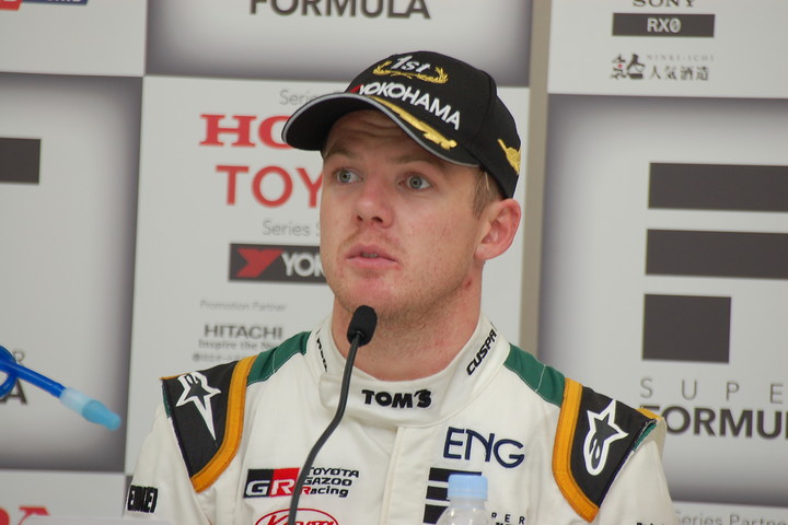 決勝記者会見: 優勝したニック・キャシディ（VANTELIN TEAM TOM’S）