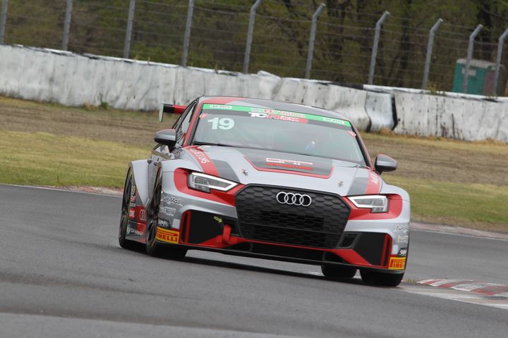 ST-TCRクラスポールポジションの太田侑弥／松本武士／篠原拓朗組（BRP Audi Mie RS3 LMS）