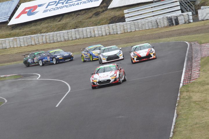 ST-4クラスのスタートシーン