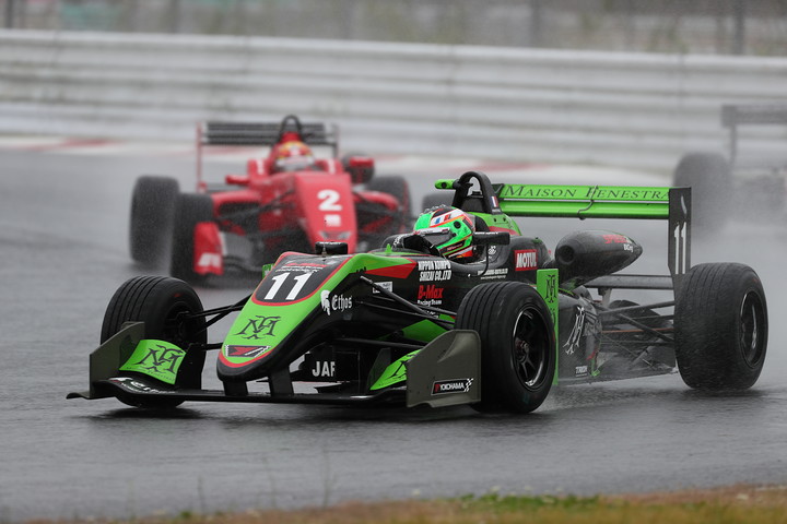 優勝はサッシャ・フェネストラス（B-Max Racing with motopark F3）