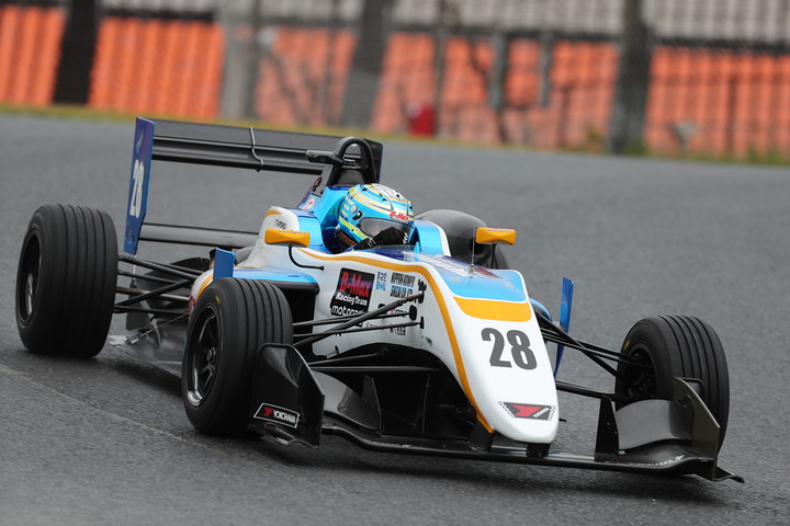 第3戦、第4戦ともマスタークラスポールポジションの山口大陸（タイロクレーシング28号）