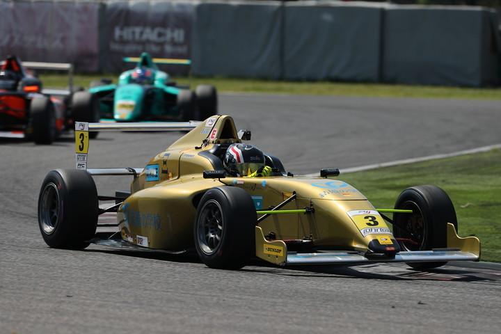 インディペンデントカップ優勝は佐藤セルゲイビッチ（結婚の学校フィールドモータースポーツ）