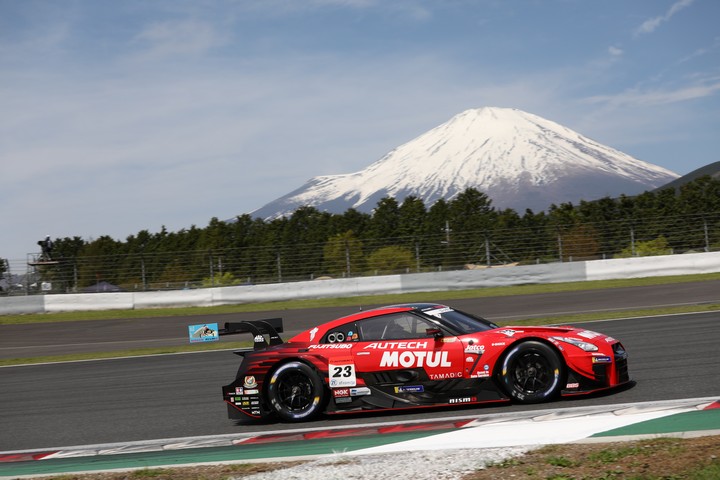 公式練習: 松田次生／ロニー・クインタレッリ組（MOTUL AUTECH GT-R）