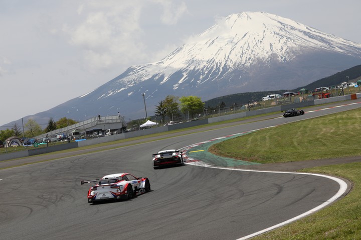 公式練習: 晴れ渡った空に富士山も顔を出した