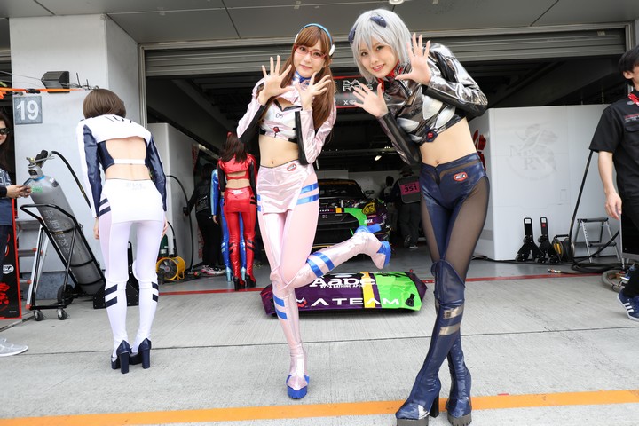 ピットウォーク: レースクイーン