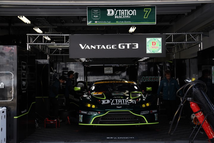 D'station Vantage GT3（D'station Racing AMR）