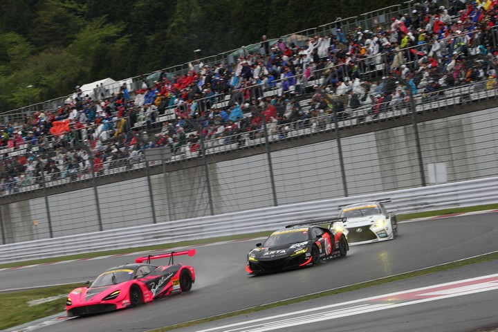 決勝レース: GT300クラスのバトル
