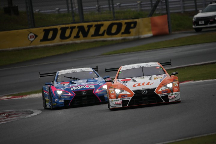 決勝レース: 山下健太（WAKO'S 4CR LC500） vs 関口雄飛（au TOM'S LC500）