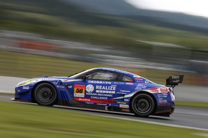 決勝レース: 平峰一貴／サッシャ・フェネストラス組（リアライズ日産自動車大学校 GT-R）