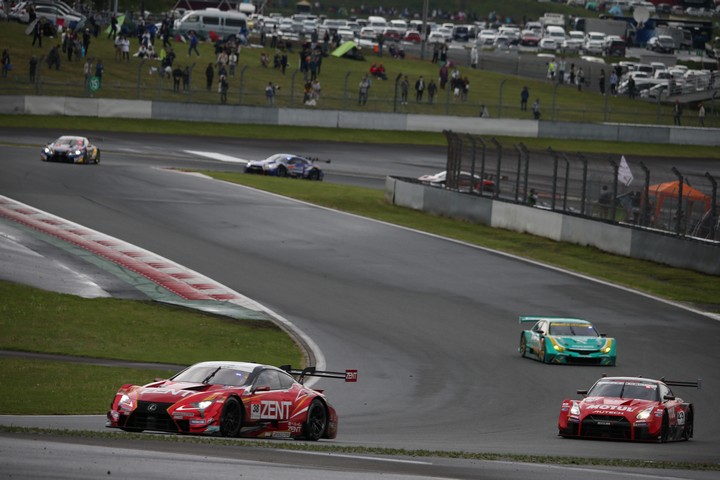 決勝レース: 石浦宏明（ZENT CERUMO LC500）