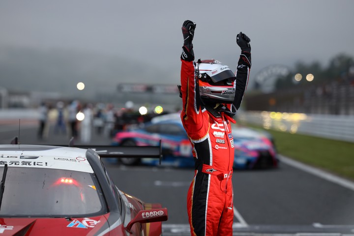 決勝レース: GT500クラスで優勝した立川祐路（LEXUS TEAM ZENT CERUMO）