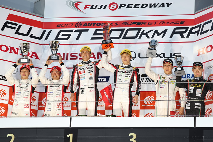 GT300クラスの表彰式