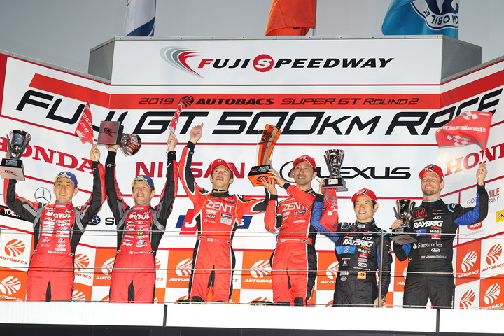 GT500クラスの表彰式