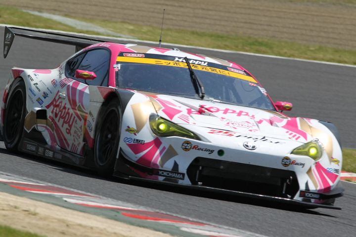 GT300クラスポールポジションは松井孝允／佐藤公哉組（HOPPY 86 MC）