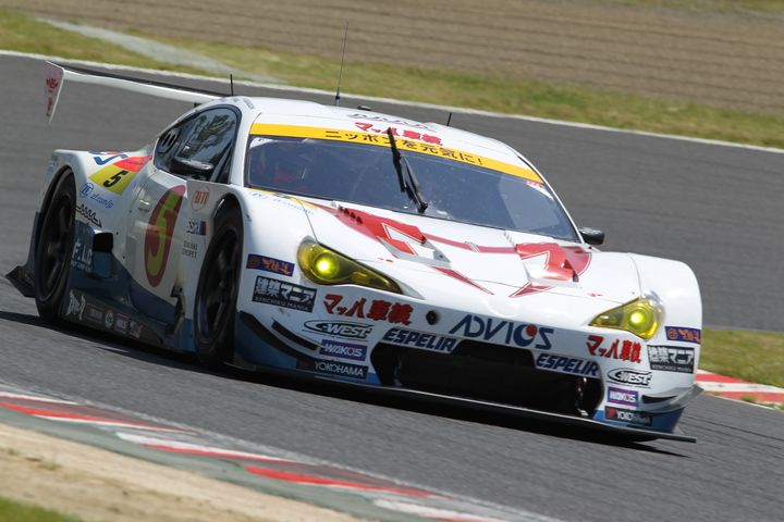 GT300クラス予選3位は坂口夏月／平木湧也組（ADVICSマッハ車検MC86マッハ号）