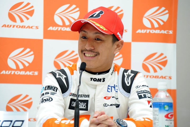 決勝記者会見: GT500クラス優勝の関口雄飛（LEXUS TEAM au TOM'S）