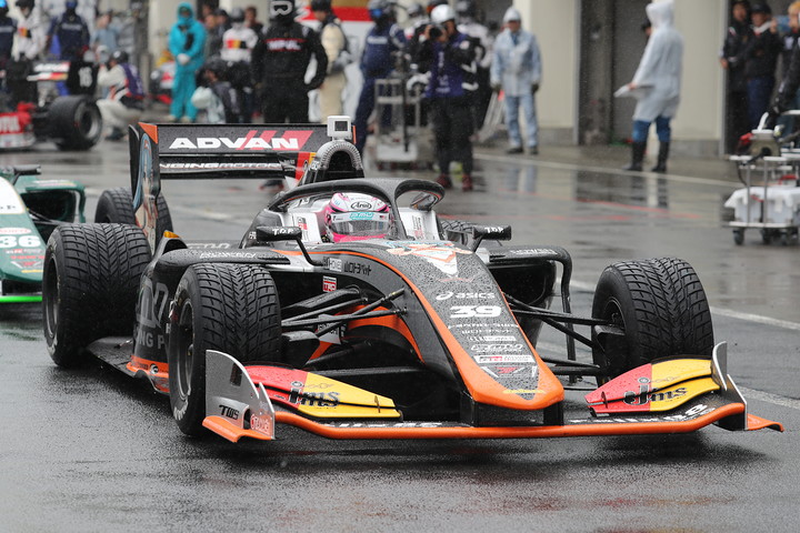 予選2位は坪井翔（JMS P.MU/CERUMO・INGING SF19）