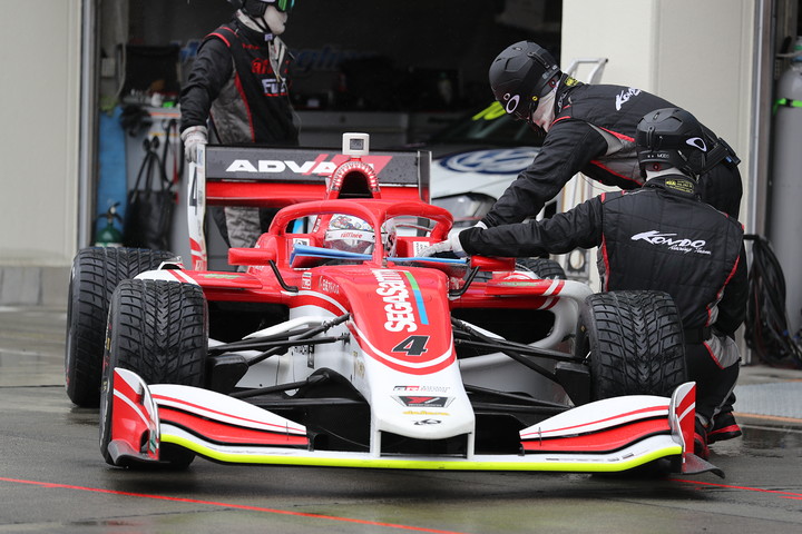 ポールポジションは国本雄資（ORIENTALBIO KONDO SF19）