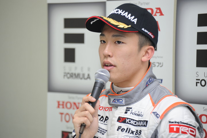 予選記者会見: 2位の坪井翔（JMS P.MU/CERUMO･INGING）