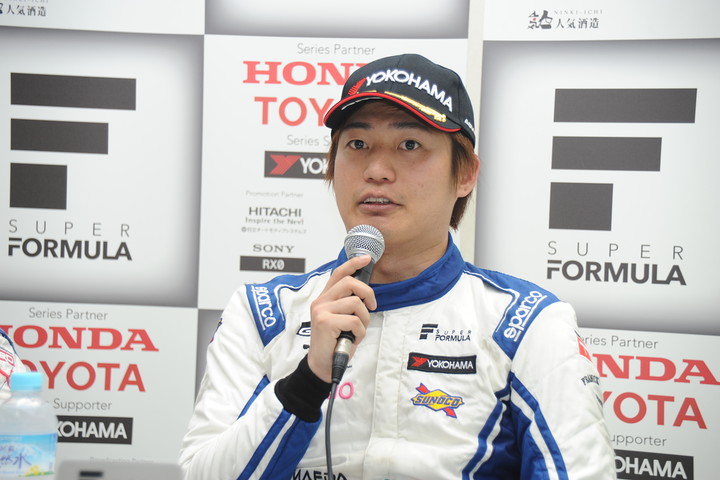 決勝記者会見: 3位の大嶋和也（UOMO SUNOCO TEAM LEMANS）