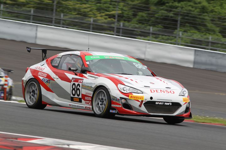 ST-4クラスポールポジションはTOM'S SPIRIT 86