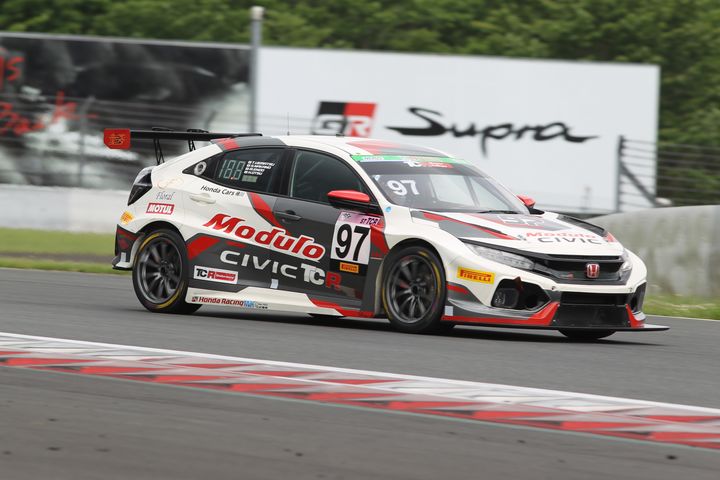 ST-TCRクラスポールポジションはModulo CIVIC