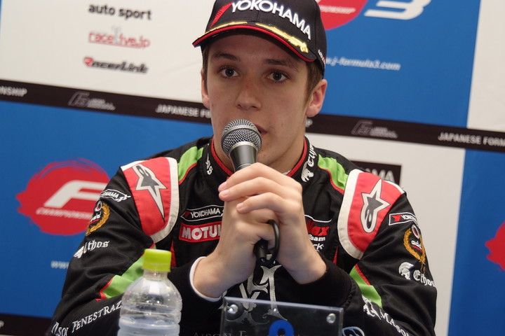 決勝記者会見: 3位のサッシャ・フェネストラス（B-Max Racing with motopark）