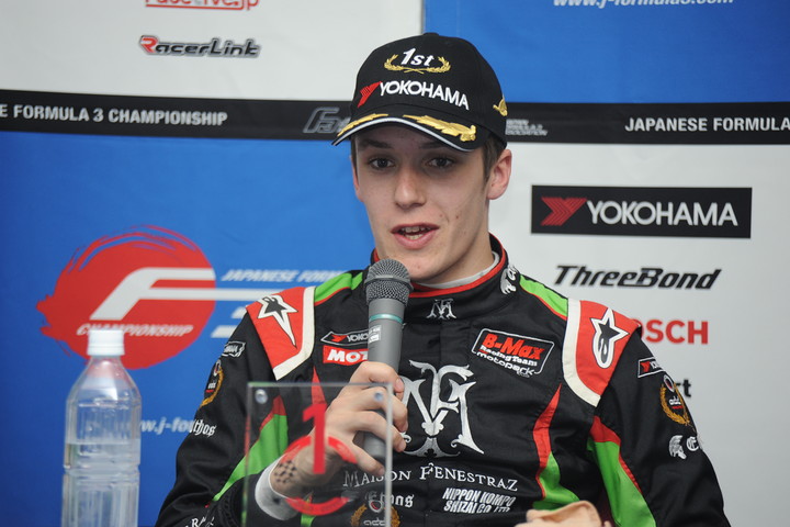 決勝記者会見: 優勝したサッシャ・フェネストラス（B-Max Racing with motopark）