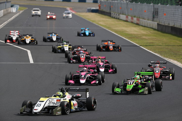 25周の決勝がスタートした