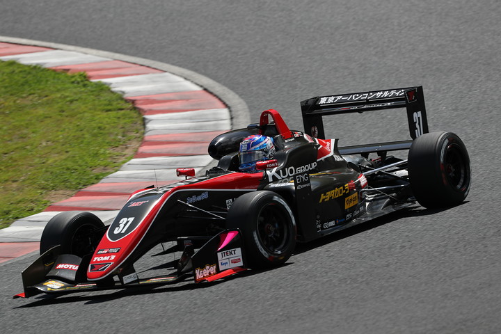 この大会にスポット参戦した阪口晴南（カローラ中京Kuo TOM'S F317）は第6戦予選6位、第7戦予選4位