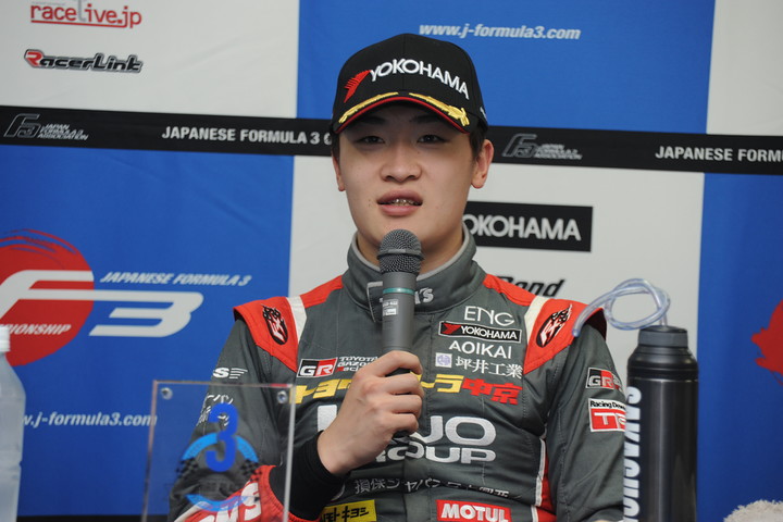 決勝記者会見: 3位の阪口晴南（カローラ中京Kuo TEAM TOM'S）