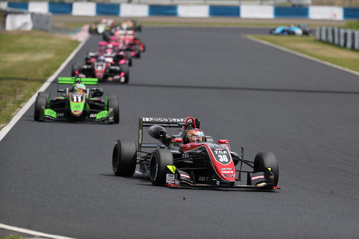 18周の決勝がスタートした