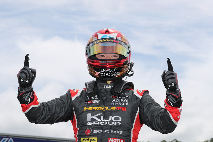 優勝した宮田莉朋（カローラ中京Kuo TEAM TOM'S）