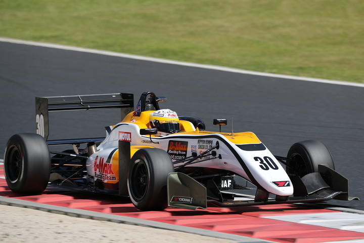 マスタークラス優勝はDRAGON（TEAM DRAGON F3）