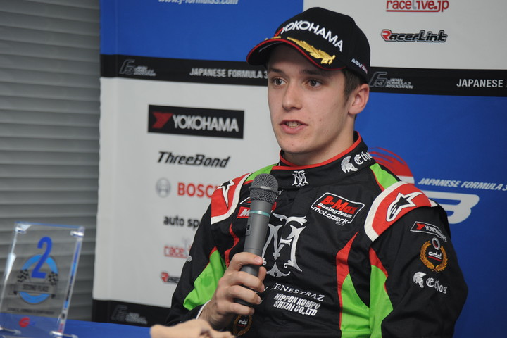 決勝記者会見: 2位のサッシャ・フェネストラス（B-Max Racing with motopark）