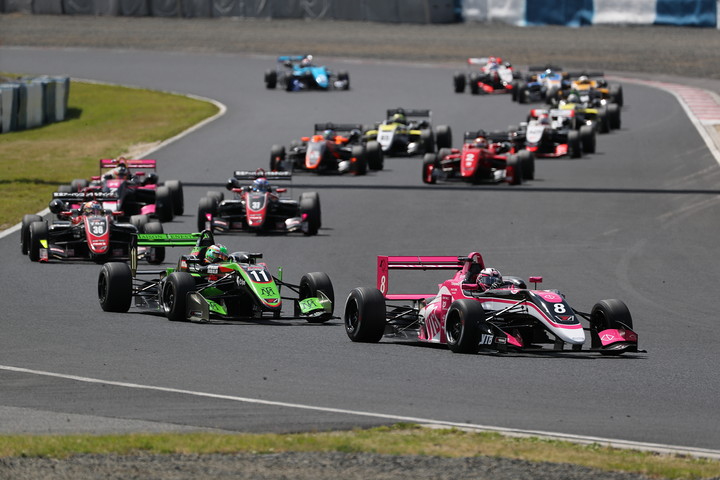 18周の決勝がスタートした