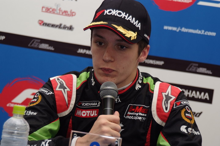 決勝記者会見: 3位のサッシャ・フェネストラス（B-Max Racing with motopark）