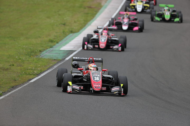 18周の決勝がスタートした