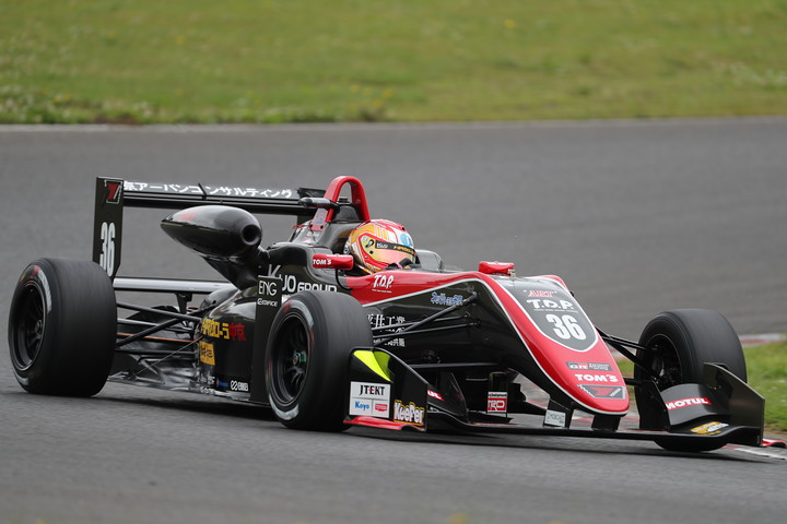 第9戦、第10戦ともポールポジションの宮田莉朋（カローラ中京Kuo TOM'S F317）