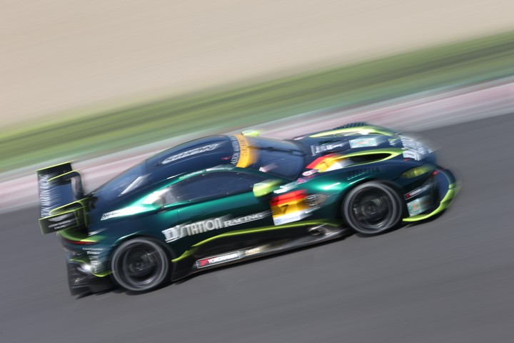 公式練習: 藤井誠暢／ジョアオ・パオロ・デ・オリベイラ組（D'station Vantage GT3）