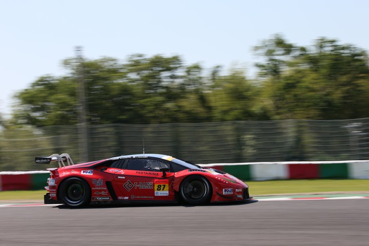 公式練習: 高橋翼／アンドレ・クート組（T-DASHランボルギーニ GT3）