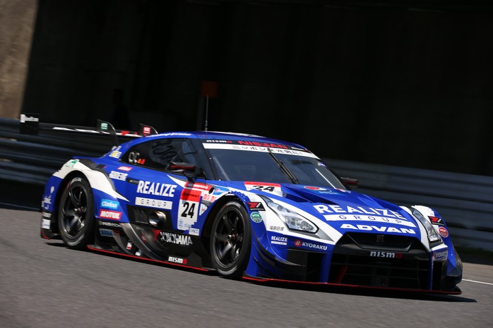 公式練習: 高星明誠／ヤン・マーデンボロー組（リアライズコーポレーションADVAN GT-R）