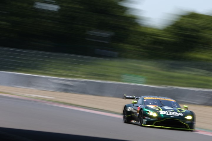 公式練習: 藤井誠暢／ジョアオ・パオロ・デ・オリベイラ組（D'station Vantage GT3）