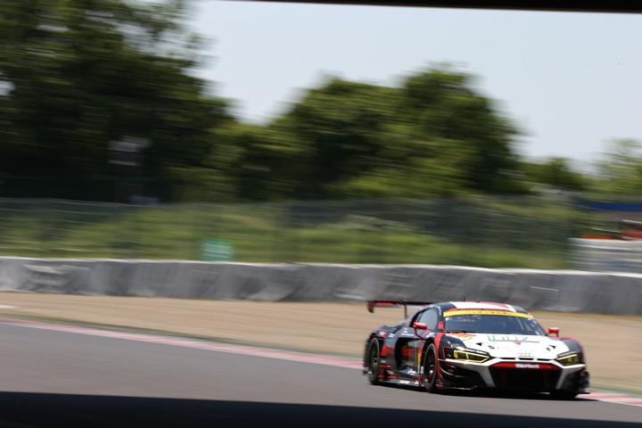 公式練習: リチャード・ライアン／富田竜一郎組（Hitotsuyama Audi R8 LMS）