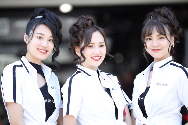 ピットウォーク: レースクイーン