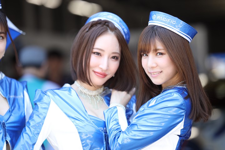 ピットウォーク: レースクイーン