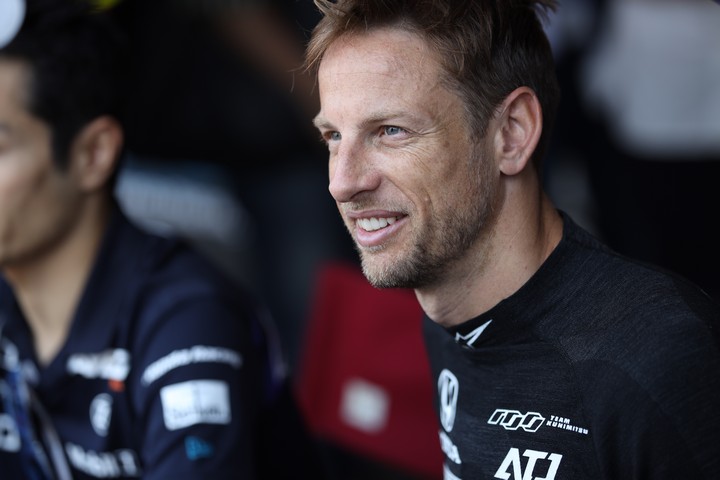 ピットウォーク: ジェンソン・バトン（TEAM KUNIMITSU）